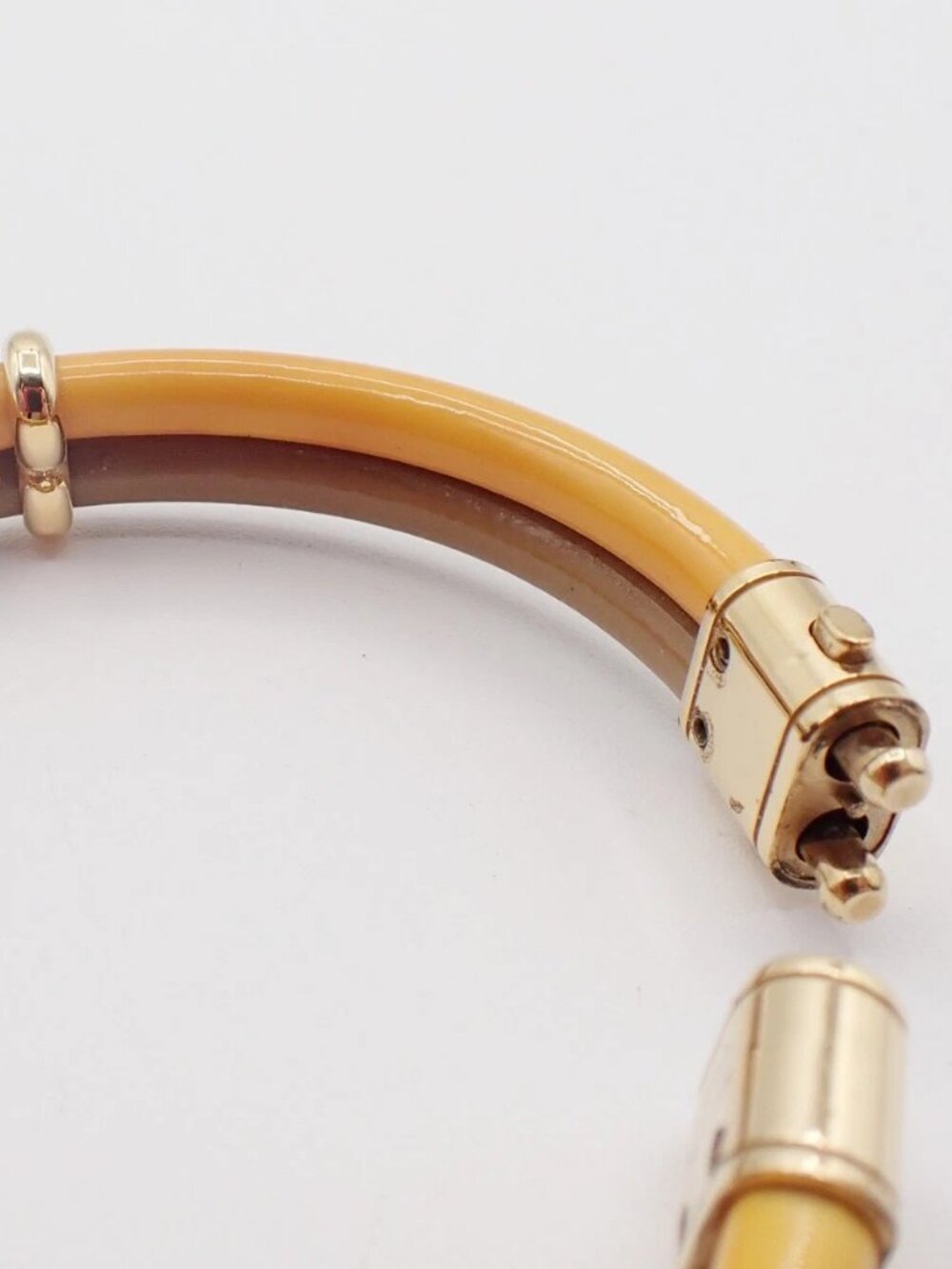 LOUIS VUITTON Keep It Twice Bracelet Patent Leather Khaki Yellow GHW - Picture 10 of 14